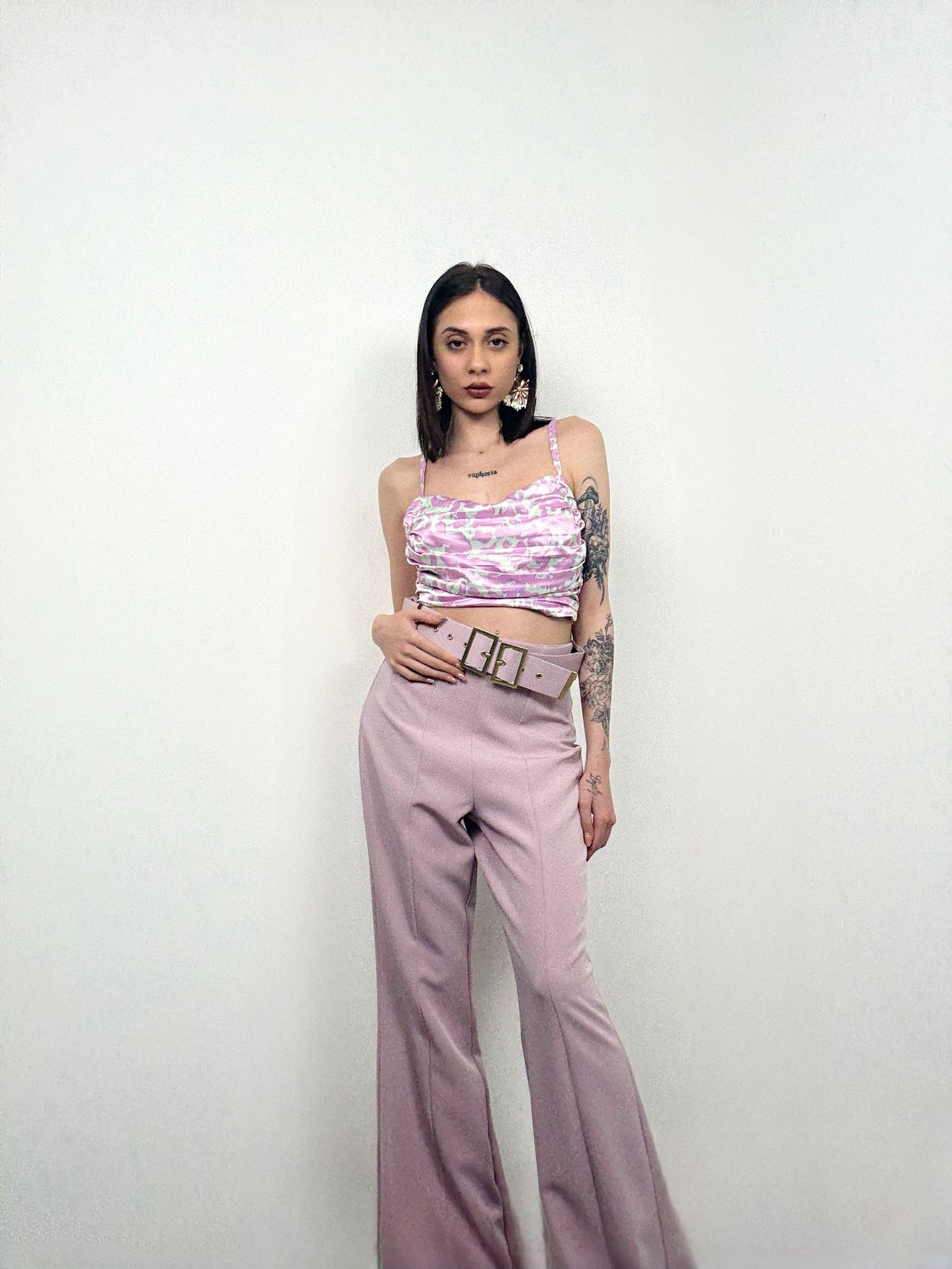 PANTALONE A ZAMPA CON CINTURONE